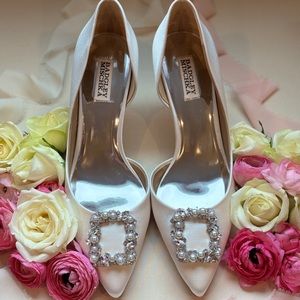 Badgley Mischka Fabia White Satin Heel. Size 9.5. Brand New.
